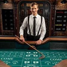 Allbet live-dealer table interface showing blackjack gameplay